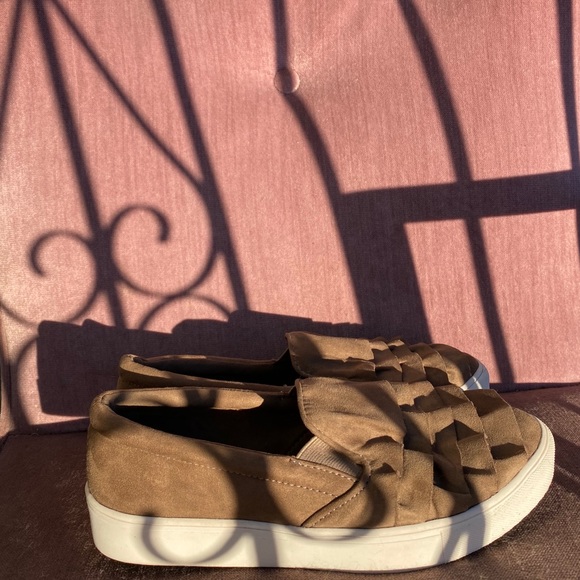 MIA sneakers! - Picture 6 of 9